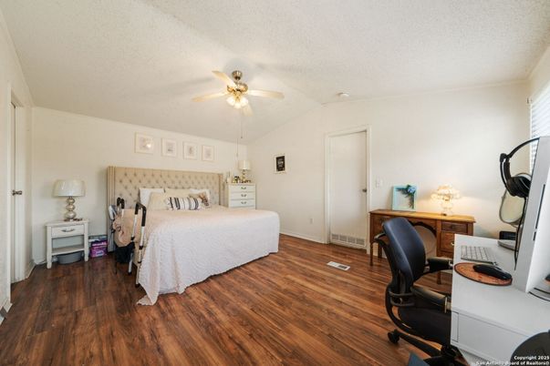 Bedroom, Home Office, Interior, Wood Texture Flooring