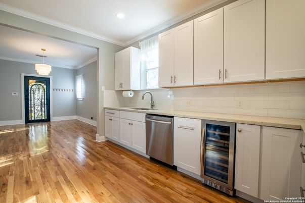 Chandelier, Interior, Kitchen, Recessed Lighting, Stainless Steel Appliances, Wood Texture Flooring