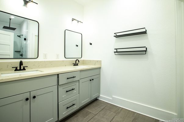Bathroom, Dual Sink Vanities, Interior
