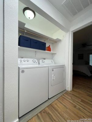 Interior, Utility Closets, Washer, Wood Texture Flooring