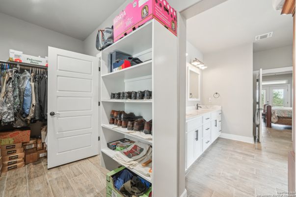 Bathroom, Interior, Walk-in Closets, Wood Texture Flooring