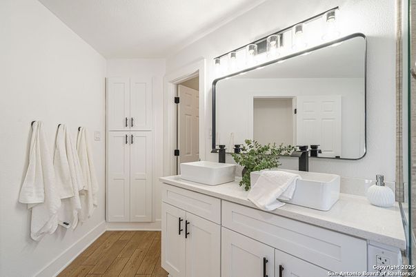 Bathroom, Dual Sink Vanities, Interior, Wood Texture Flooring