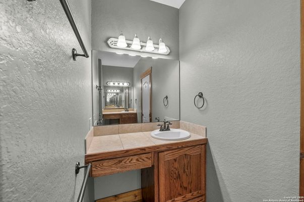 Bathroom, Interior, Tile Countertops