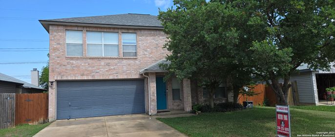 Attached, Exterior, Facade, Brick Facade, Georgian
