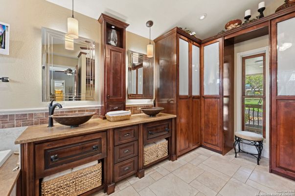 Bathroom, Dual Sink Vanities, Interior, Pendant Lights, Recessed Lighting
