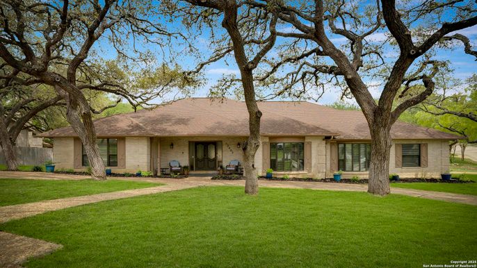 Backyard, Exterior, Facade, Ranch