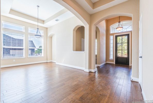Empty room, Interior, Pendant Lights, Wood Texture Flooring