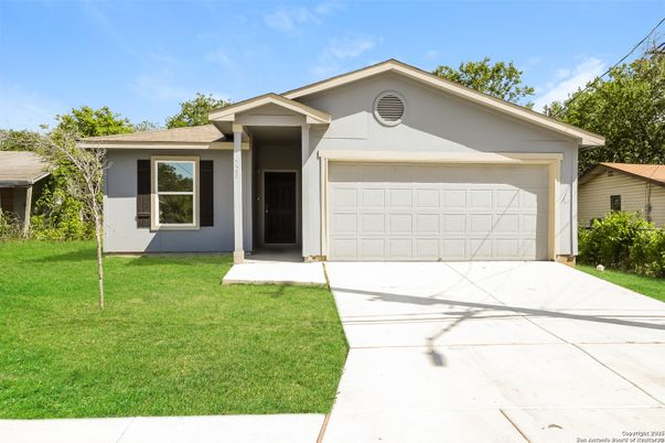Attached, Exterior, Facade, Ranch
