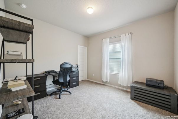 Home Office, Interior