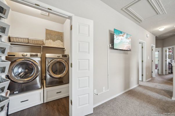 Interior, Utility Closets, Washer, Wood Texture Flooring