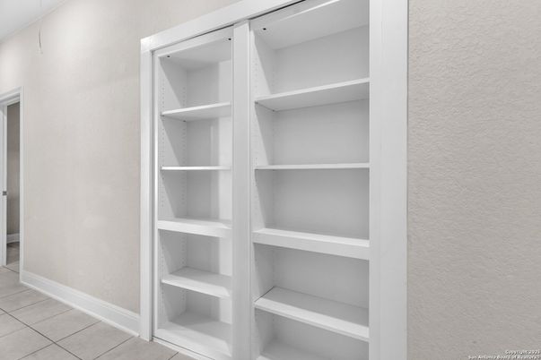 Interior, Walk-in Closets