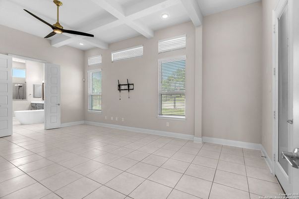 Bathroom, Empty room, Interior, Recessed Lighting