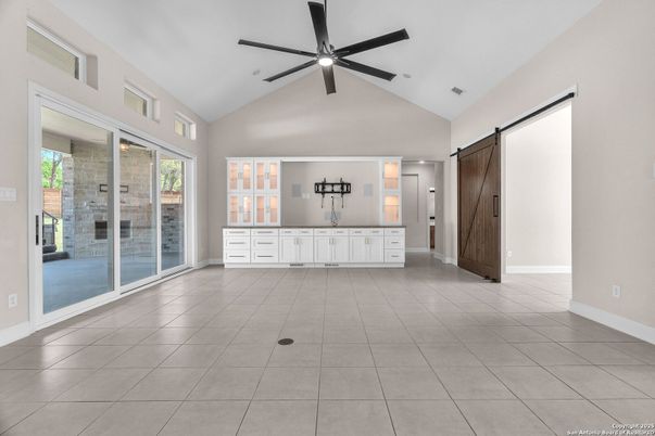Empty room, Interior, Recessed Lighting