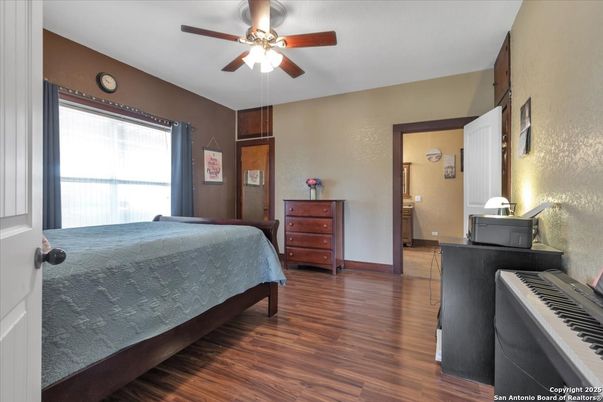 Bedroom, Interior, Piano, Wood Texture Flooring