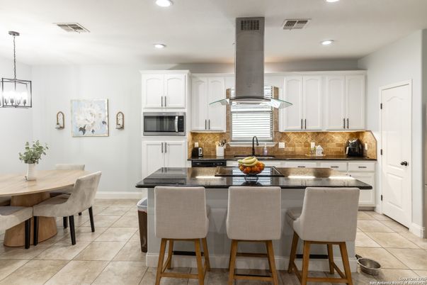 Dining room, Interior, Kitchen, Pendant Lights, Recessed Lighting