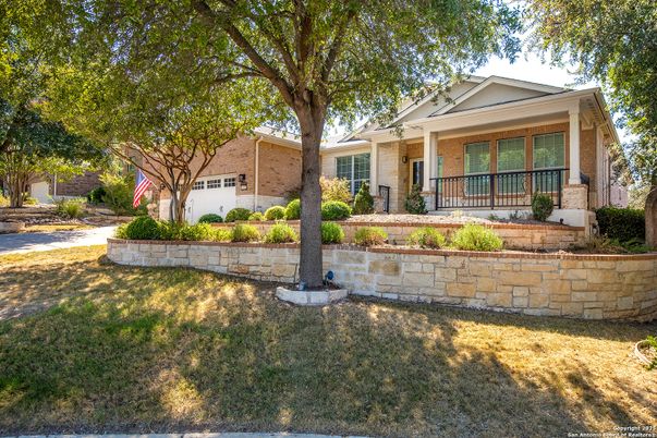 Backyard, Exterior, Facade, Brick Facade, Ranch