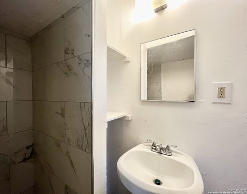 Bathroom, Interior, Marble Walls