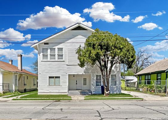Exterior, Facade, Farmhouse
