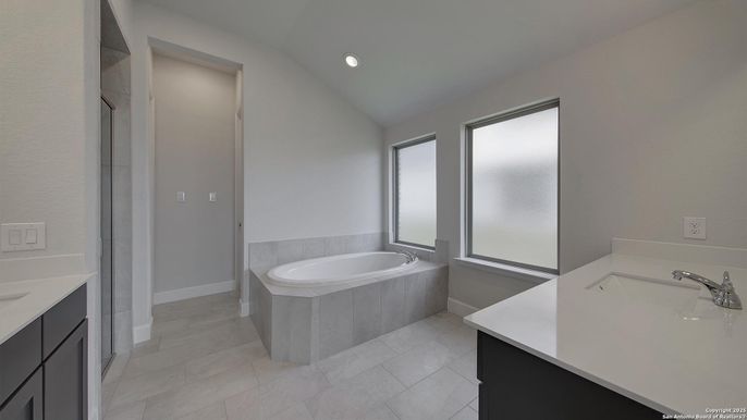 Bathroom, Dual Sink Vanities, Interior, Recessed Lighting