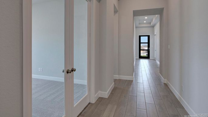 Interior, Recessed Lighting, Wood Texture Flooring