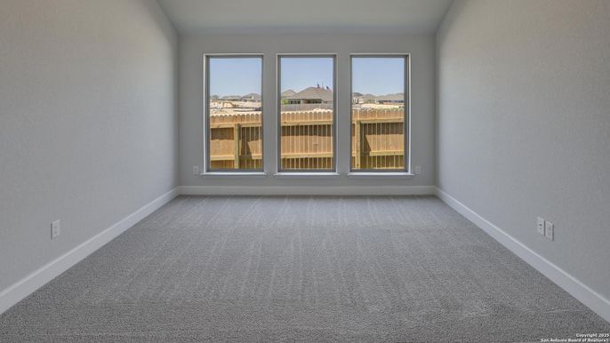 Empty room, Interior