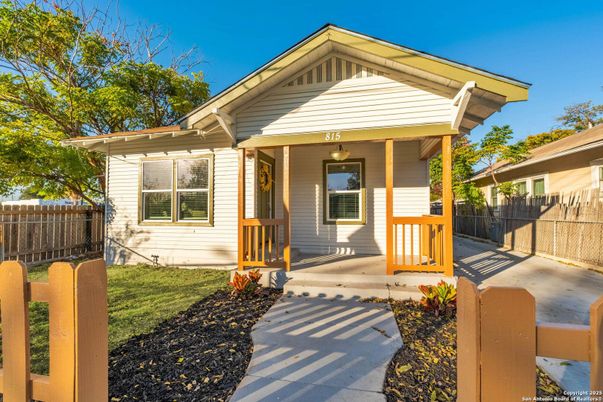Exterior, Facade, American Craftsman