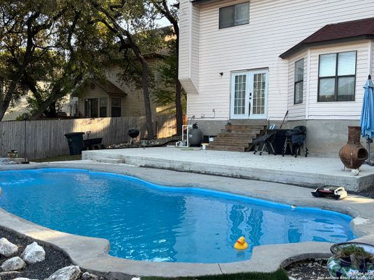 Exterior, Pool