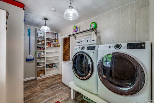 Interior, Pendant Lights, Utility Closets, Washer, Wood Texture Flooring