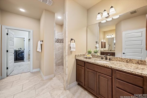 Bathroom, Interior, Recessed Lighting, Washer