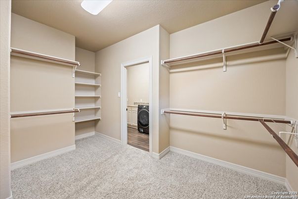 Interior, Walk-in Closets, Washer, Wood Texture Flooring