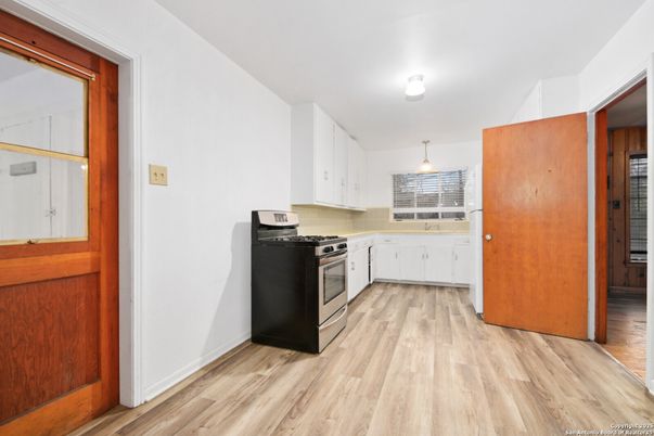 Interior, Kitchen, Stainless Steel Appliances, Wood Texture Flooring