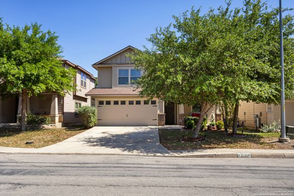 Attached, Exterior, Facade, American Craftsman
