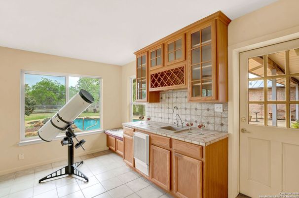 Fitness Equipment, Interior, Kitchen, Tile Countertops