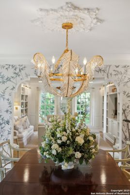 Chandelier, Interior