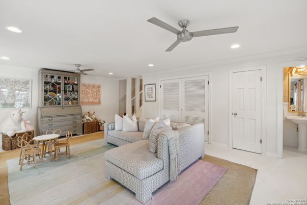 Bathroom, Dining room, Interior, Living room, Recessed Lighting