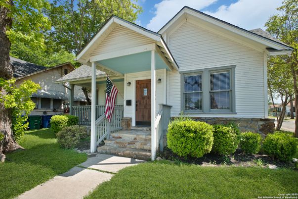 Exterior, Facade, American Craftsman