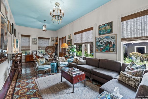 Chandelier, Dining room, Interior, Living room