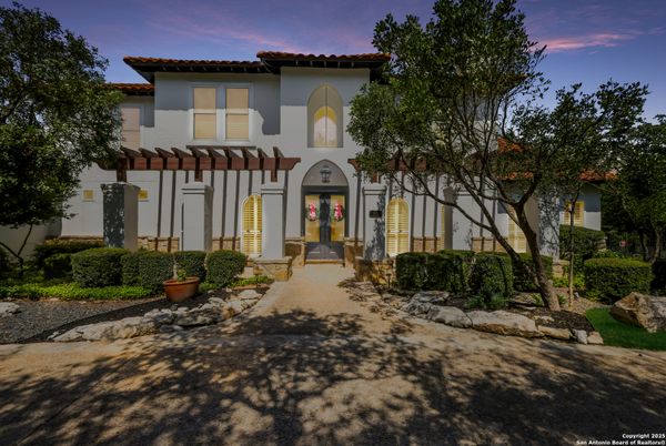 Exterior, Facade, Spanish Mediterranean