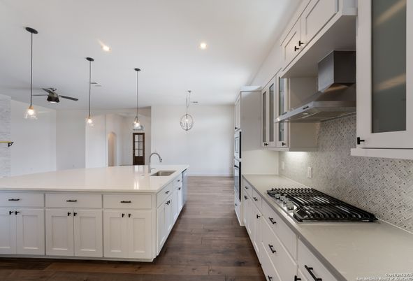 Interior, Kitchen, Pendant Lights, Recessed Lighting, Wood Texture Flooring