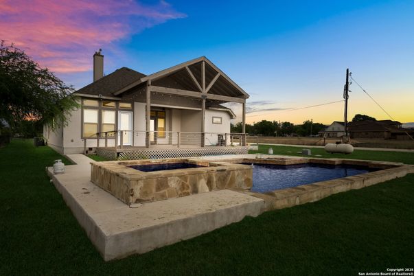 Exterior, Pool