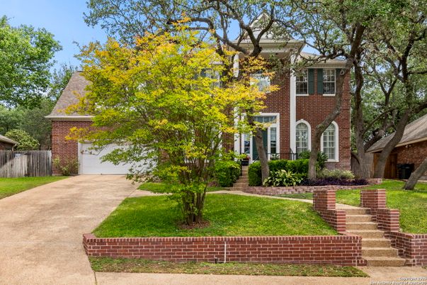 Attached, Exterior, Facade, Brick Facade, Georgian