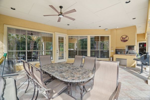 Dining room, Interior, Recessed Lighting