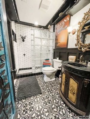 Bathroom, Interior, Recessed Lighting