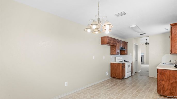 Chandelier, Interior, Kitchen