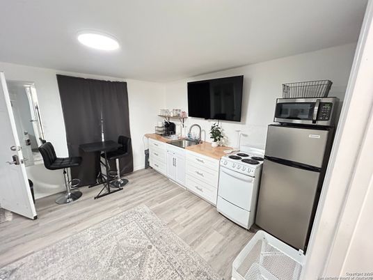 Interior, Kitchen, Recessed Lighting, Wood Texture Flooring