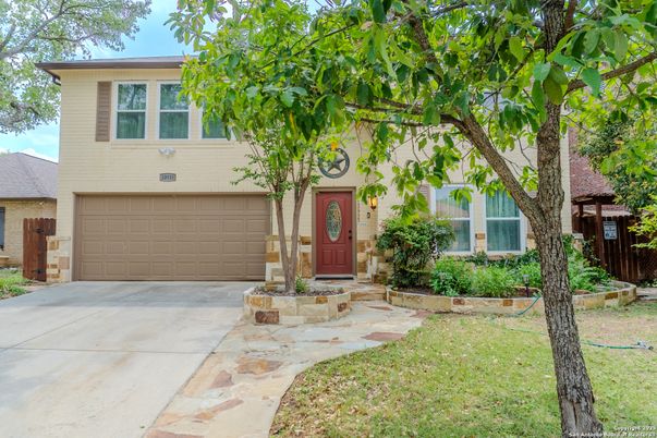 Attached, Exterior, Facade, Raised Ranch