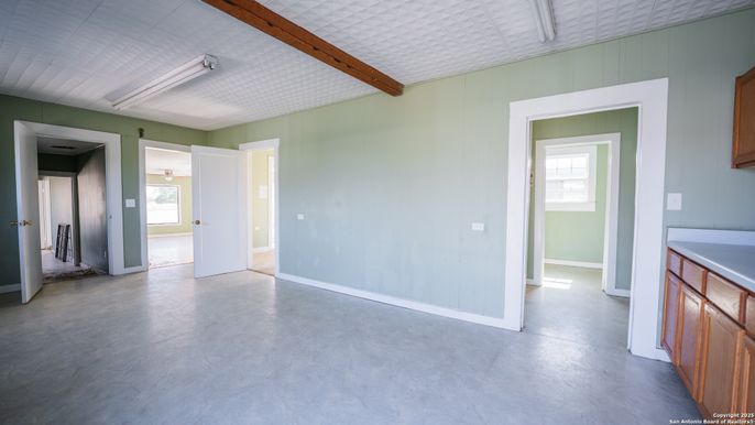 Empty room, Interior, Wooden Beams