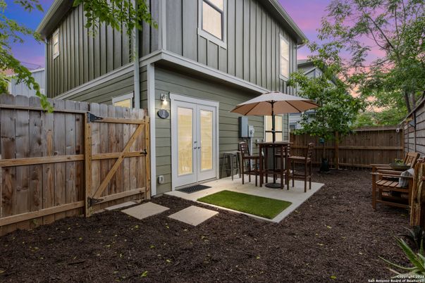 Backyard, Exterior