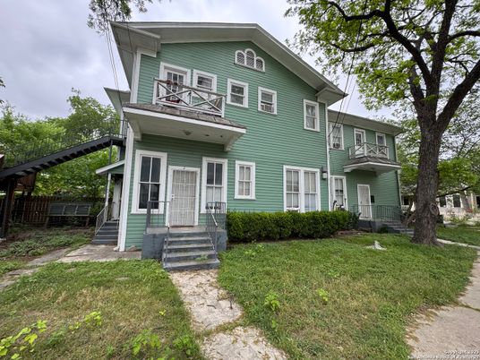 Exterior, Facade, American Foursquare