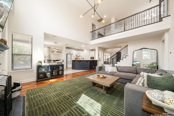 Interior, Kitchen, Living room, Pendant Lights, Recessed Lighting, Wood Texture Flooring
